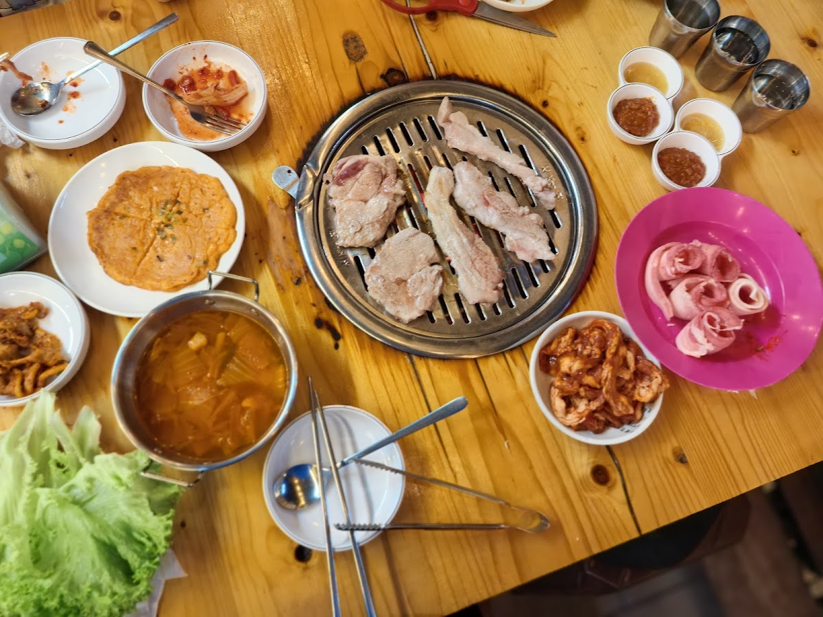 Bamboo House Korean BBQ Restaurant Photo 3