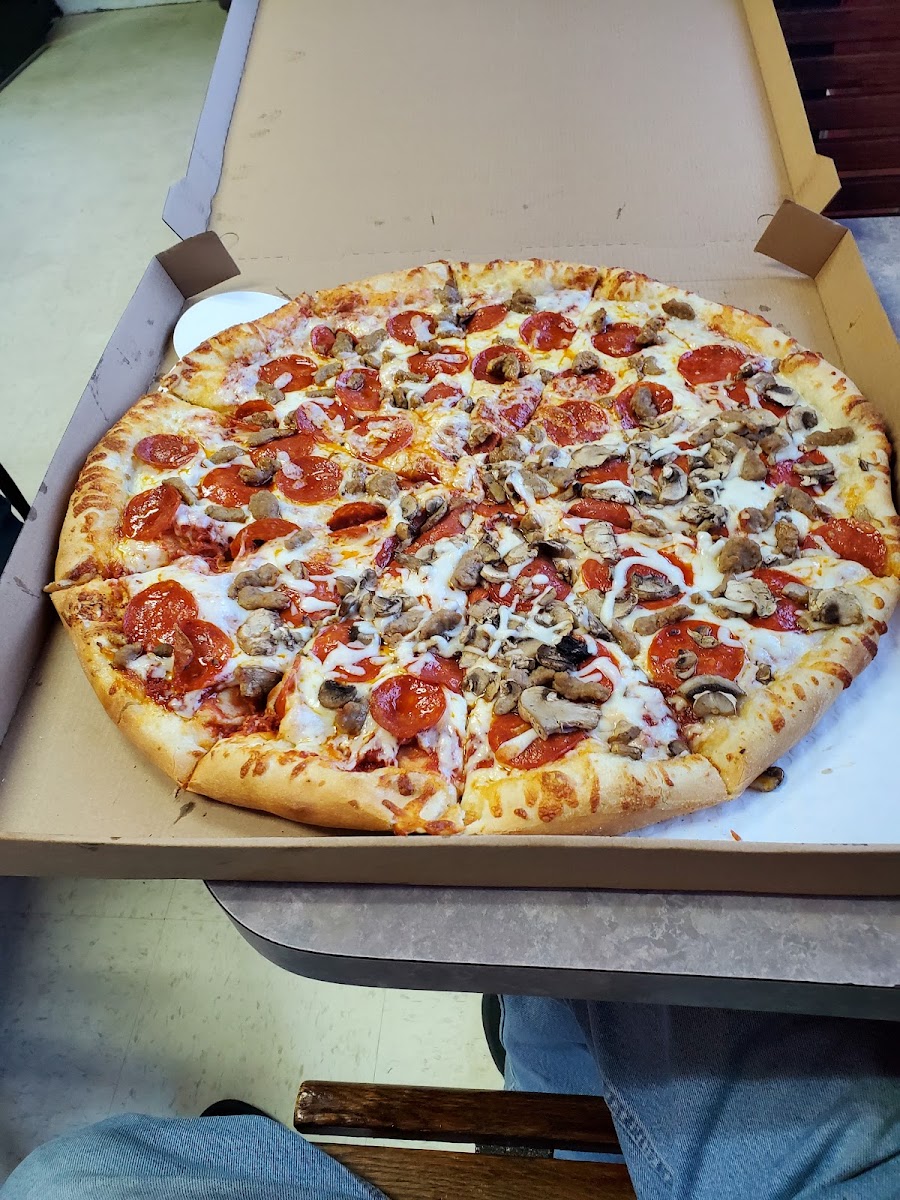 Off The Rails Pizza Citra Photo 6