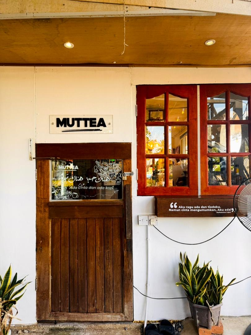 Muttea Bro's Cafe