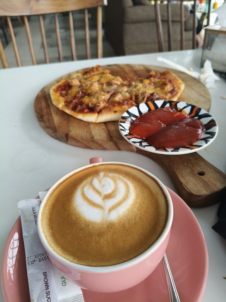 Kenangan Lamo Cafe and Restaurant Photo 3