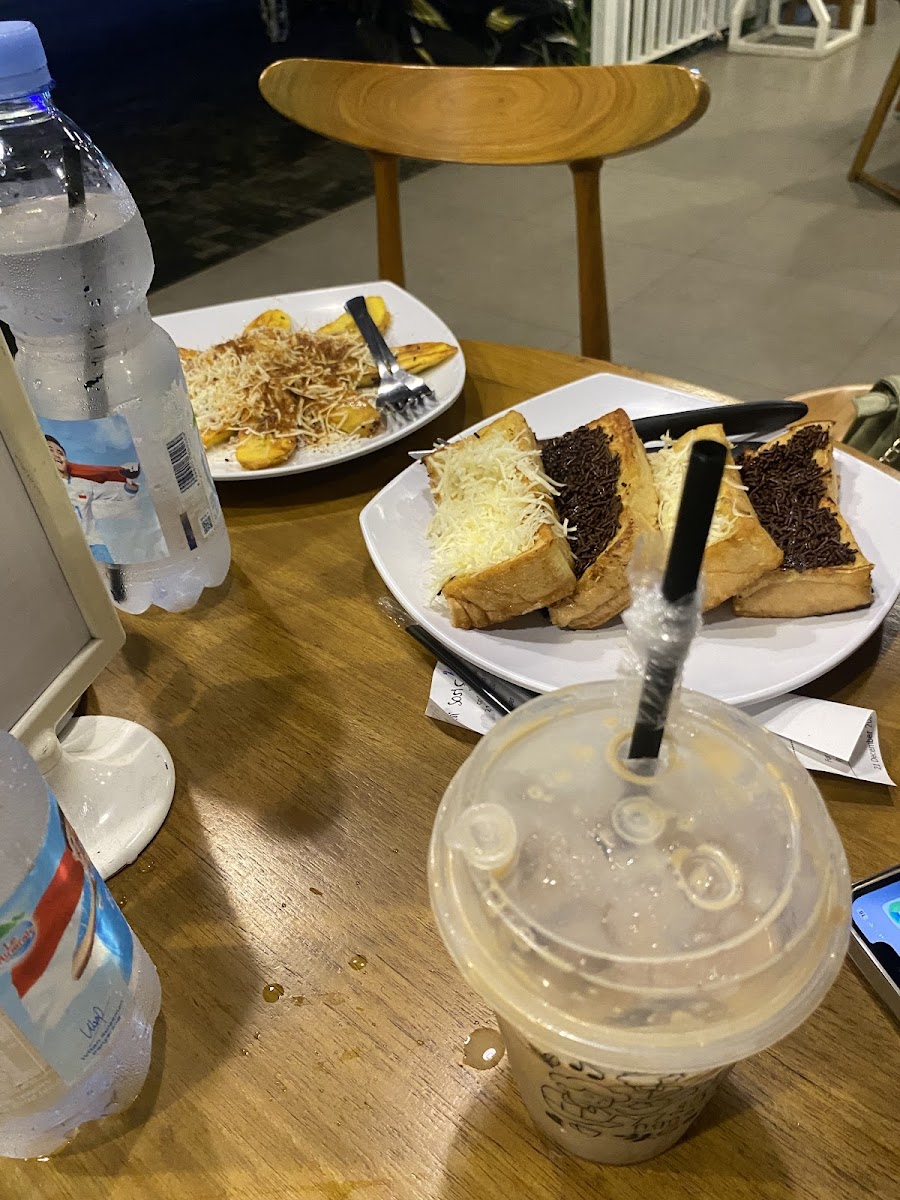 nunormal Cofee & Eatery Photo 10