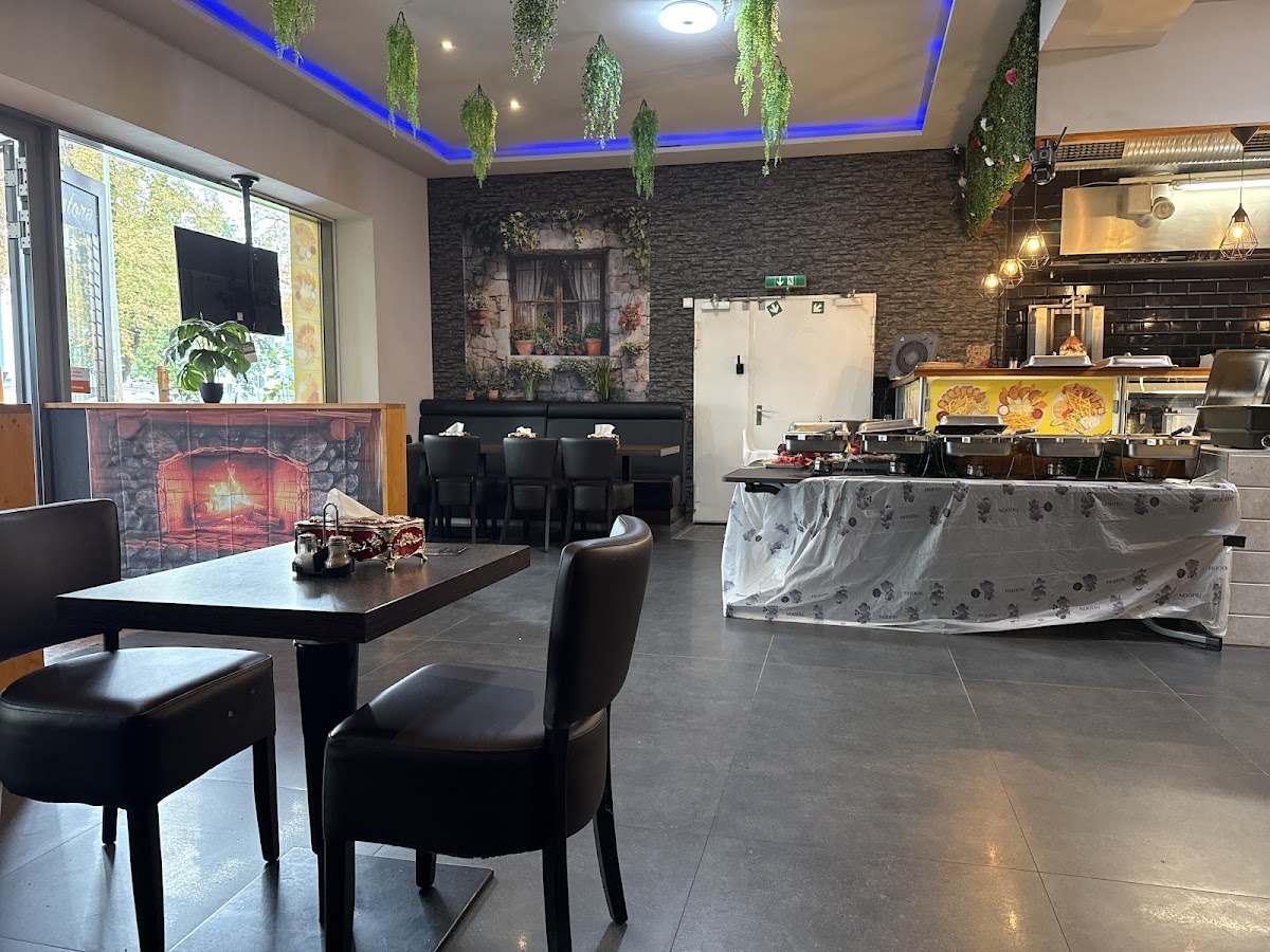 مطعم الاسطورة Alostora Restaurant