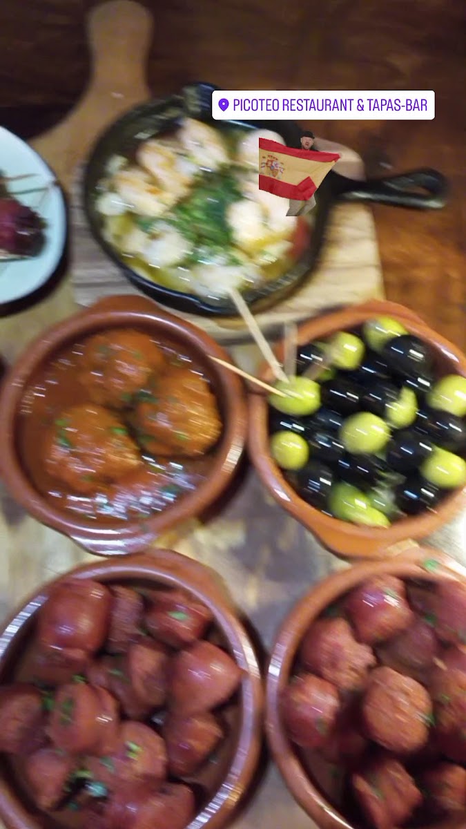 Picoteo Tapas-Bar & Restaurant Photo 2
