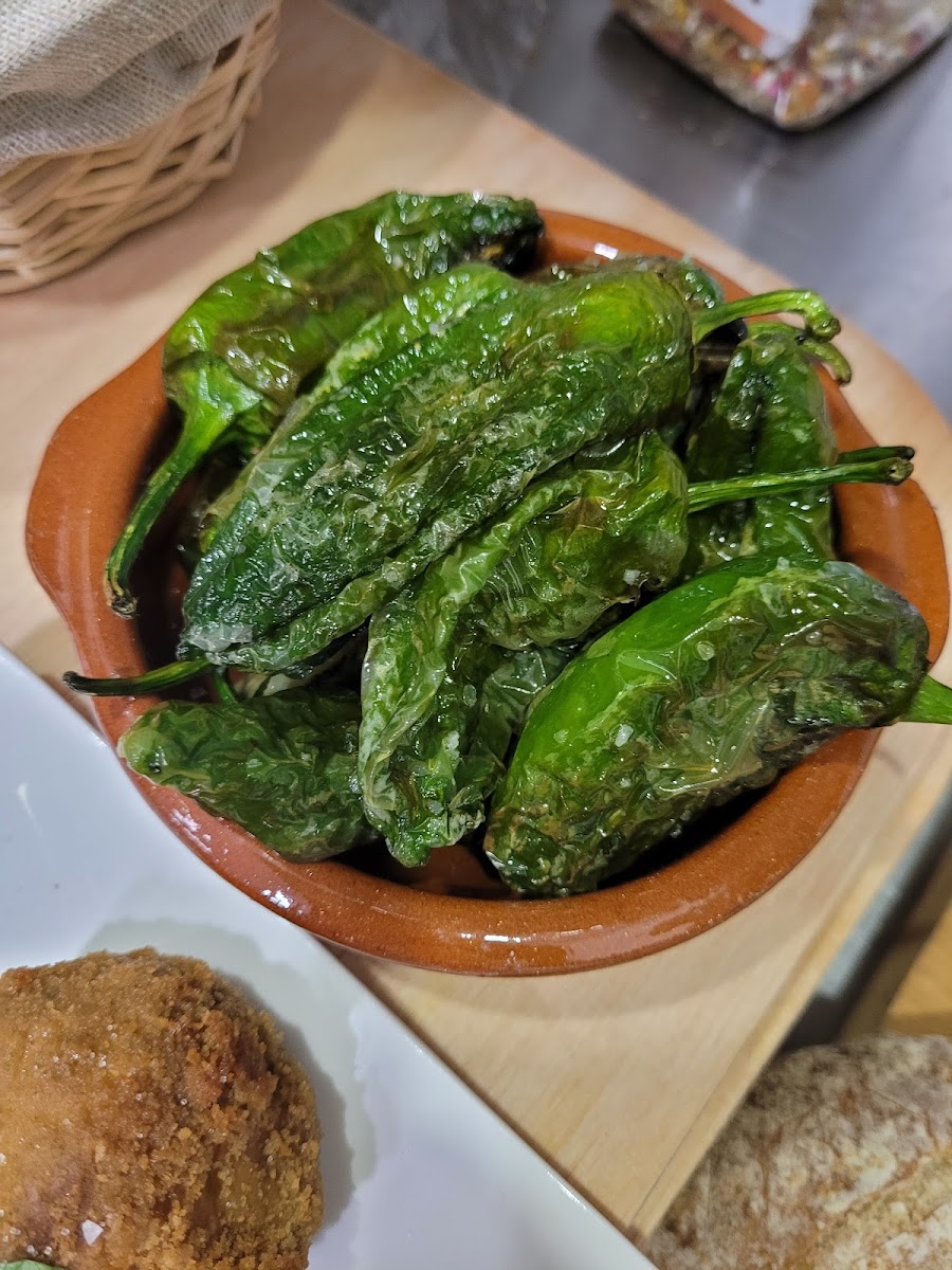 Picoteo Tapas-Bar & Restaurant Photo 5