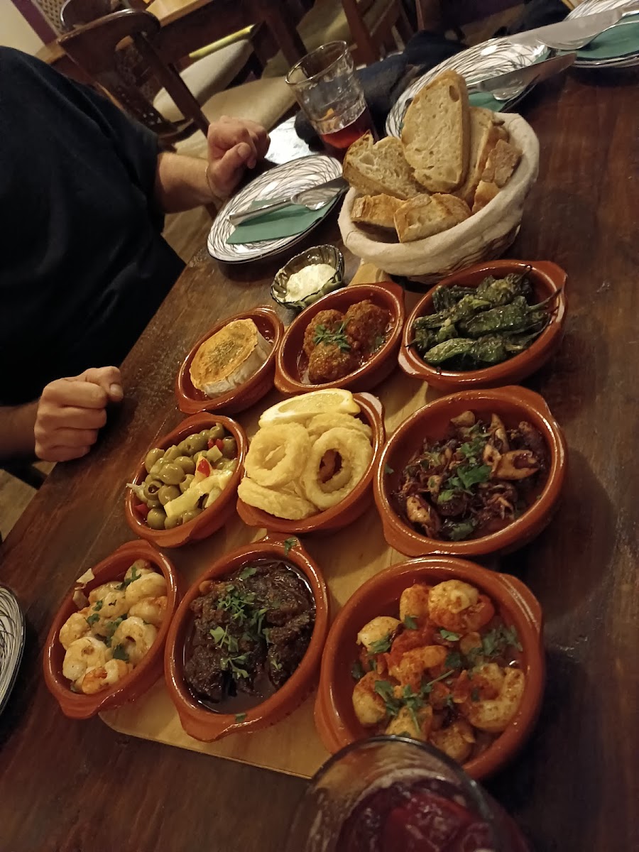 Picoteo Tapas-Bar & Restaurant Photo 6