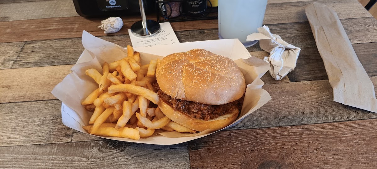 Mount Mitchell Cafe & Eatery Photo 6
