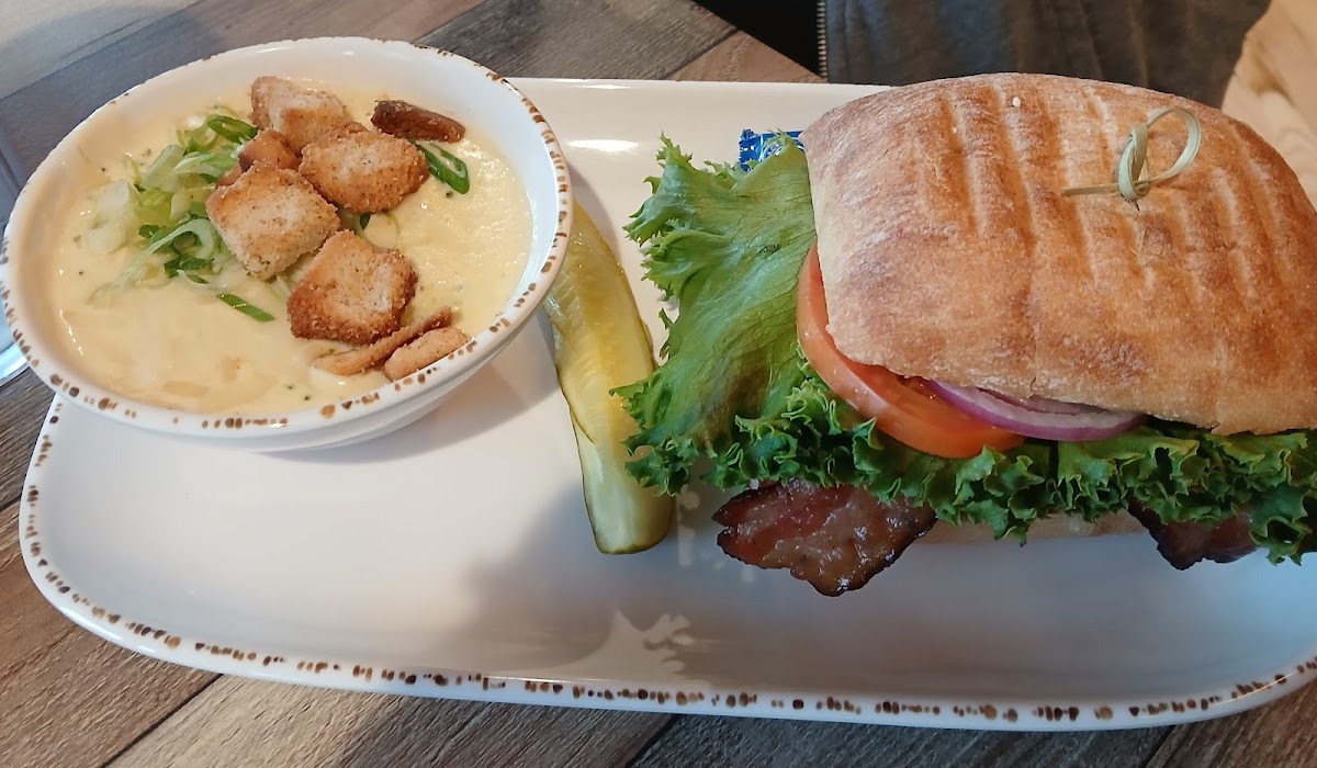 Mount Mitchell Cafe & Eatery Photo 8
