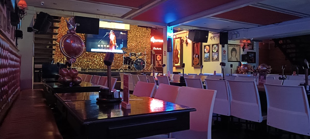 Epoca Restaurante Video Bar Photo 4