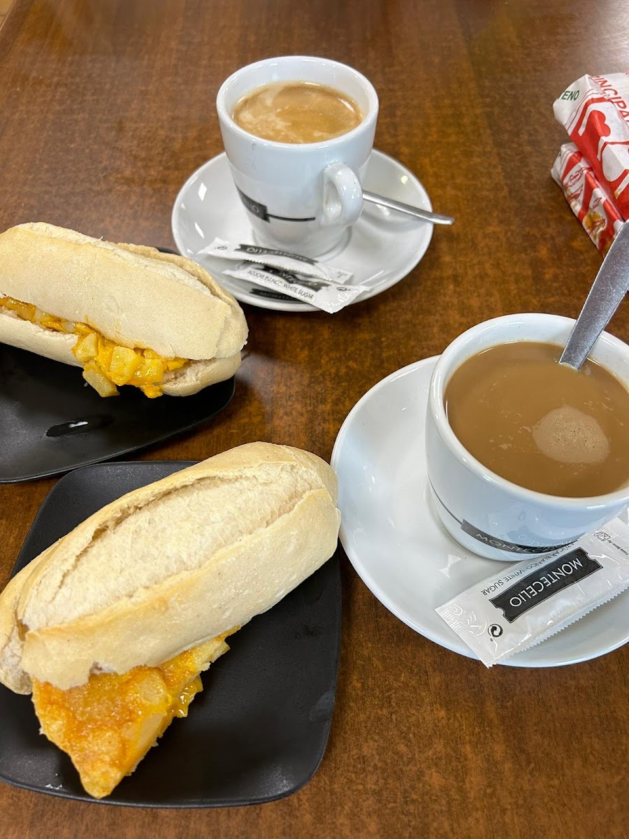Café La Esquina Photo 2