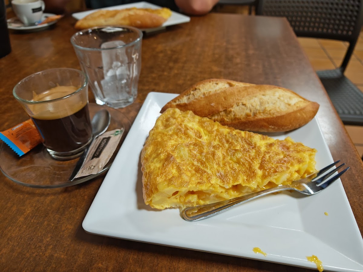 Café La Esquina Photo 4