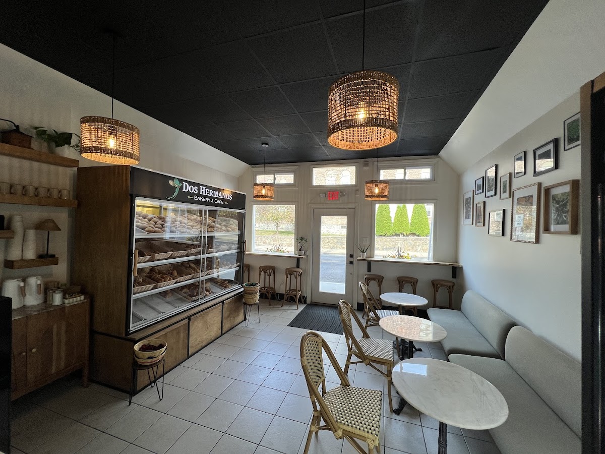 Dos Hermanos Bakery & Cafe Photo 7