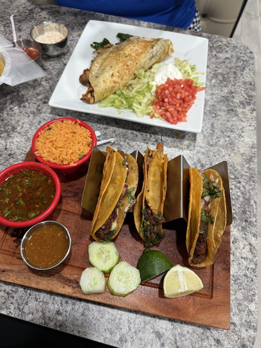 La Parrilla Mexican Grill Photo 10