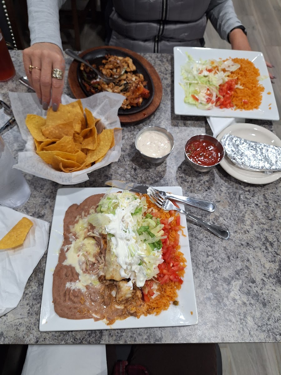 La Parrilla Mexican Grill Photo 9