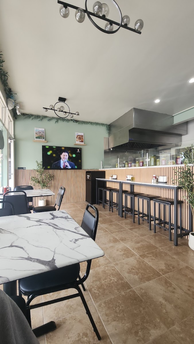 Zaytouna Bites - Bakery & Restaurant Photo 7