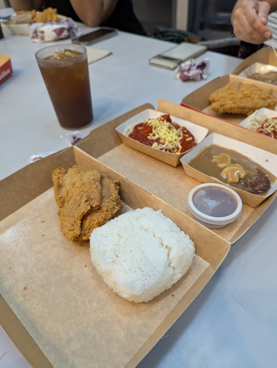 Jollibee Bonifacio Global City Photo 10