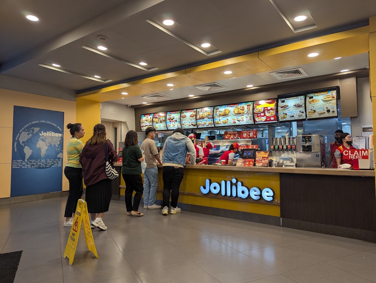 Jollibee Bonifacio Global City Photo 4