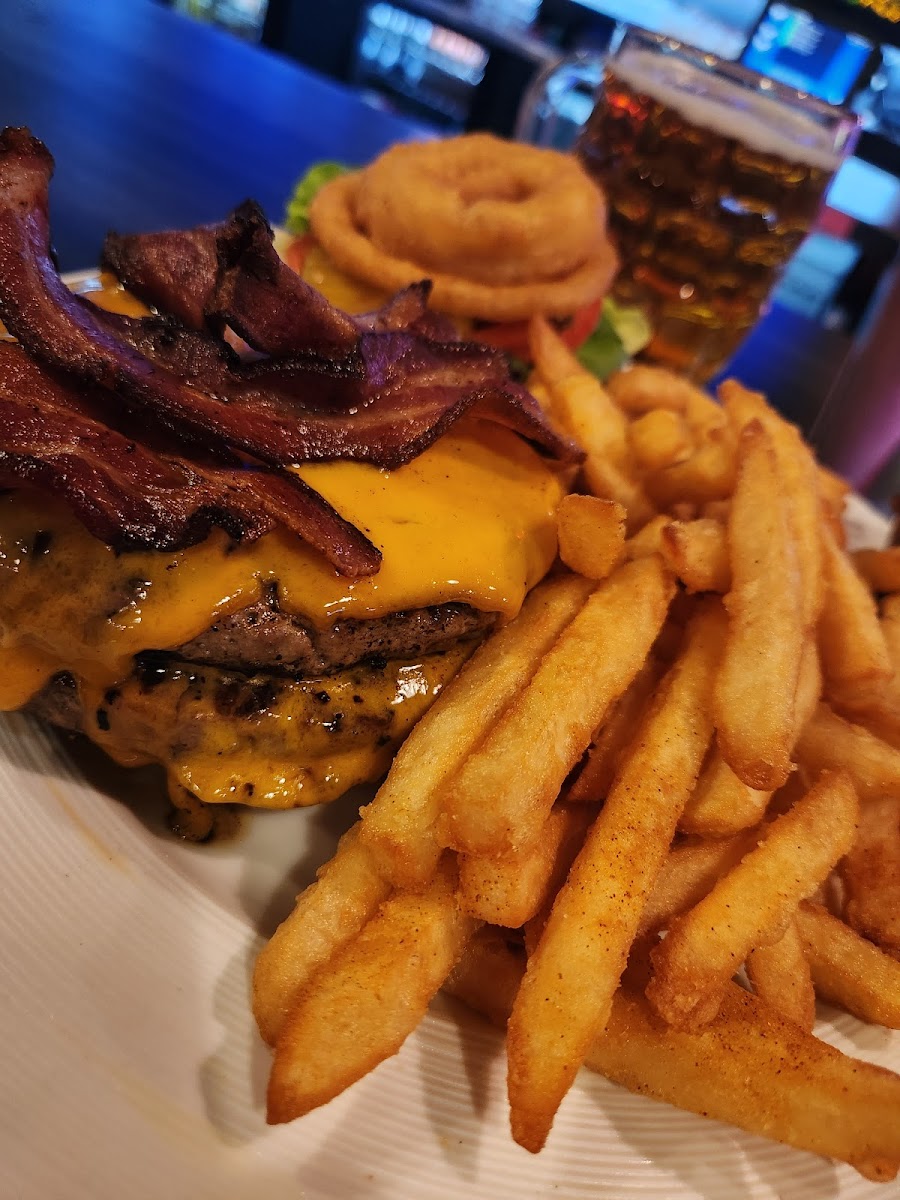 Blended Pub & Grill Photo 4
