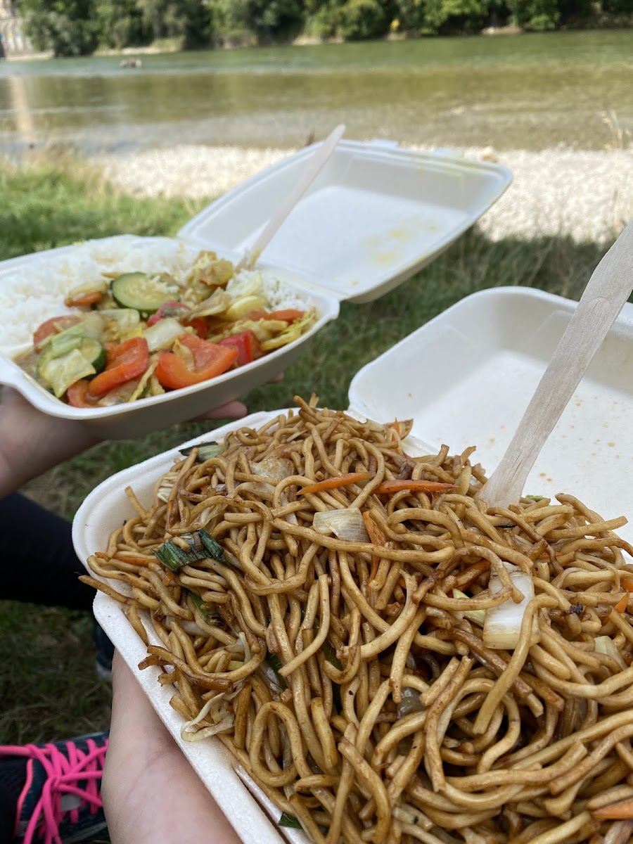 Happy Food Photo 9