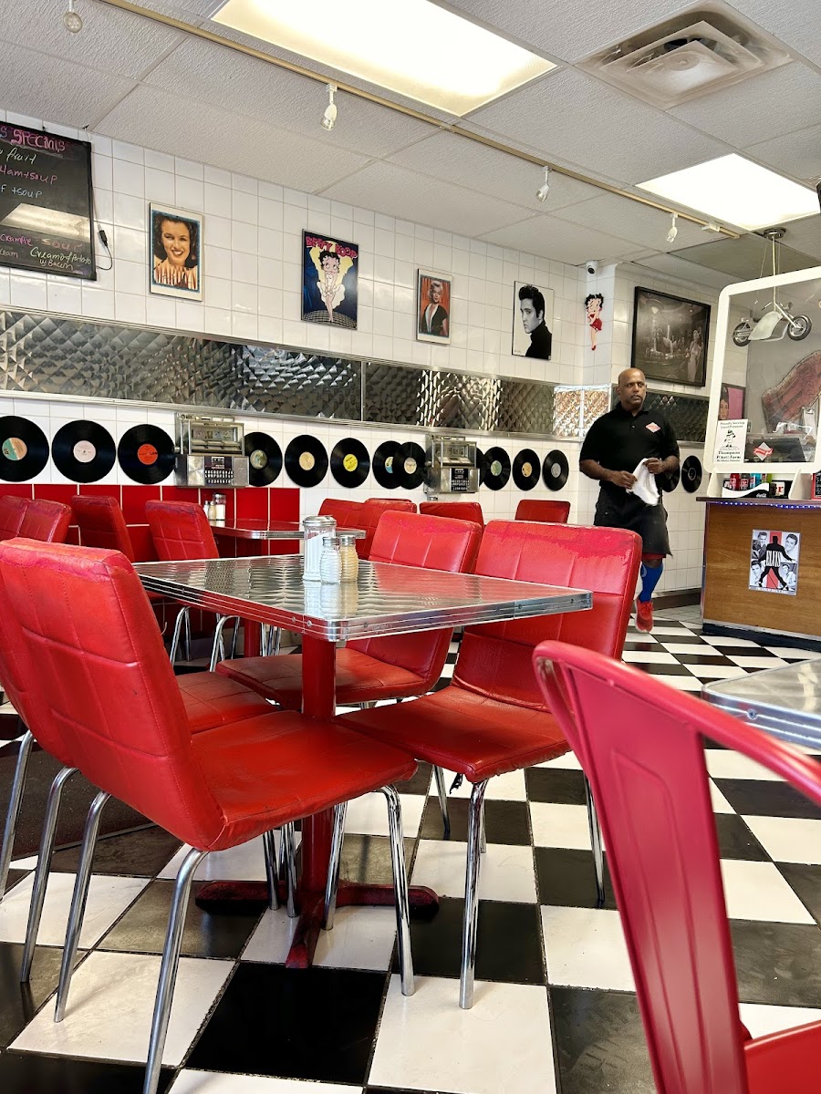 Diamond's Grill Photo 4