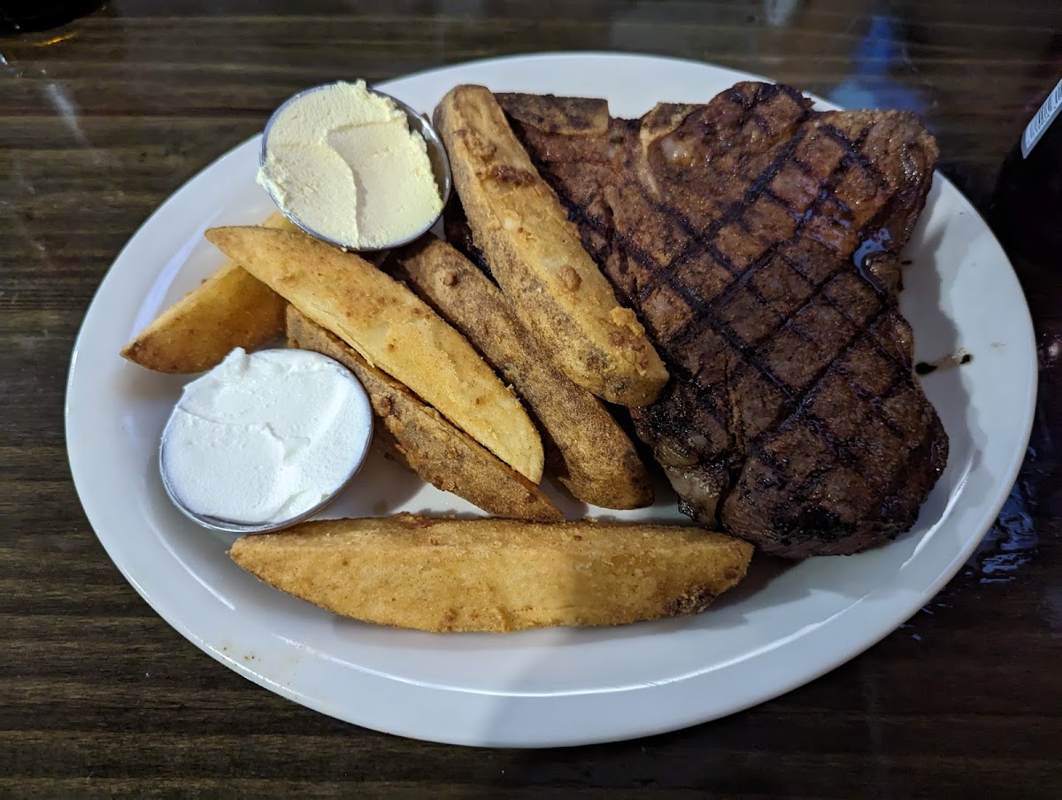 Fireside Steakhouse & Lounge Photo 8