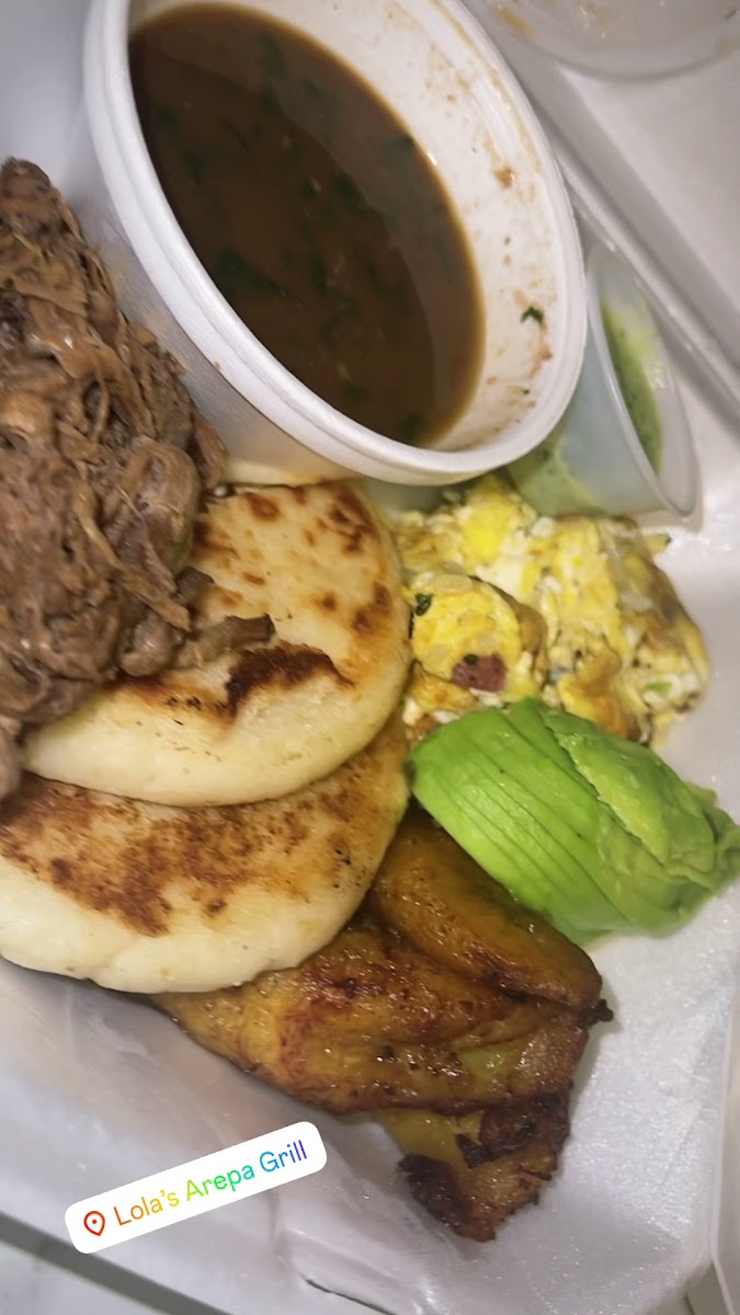 Lola’s Arepa Grill Photo 2