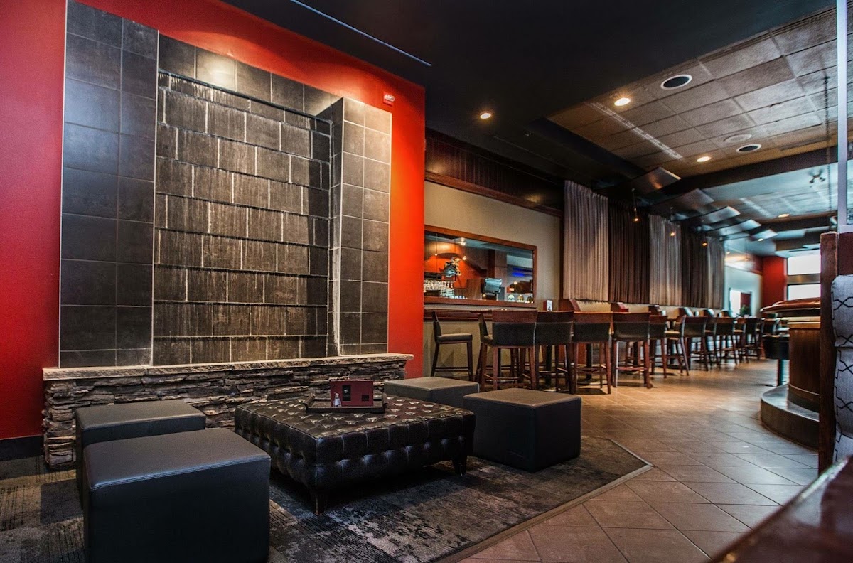LUX Steakhouse + BAR94