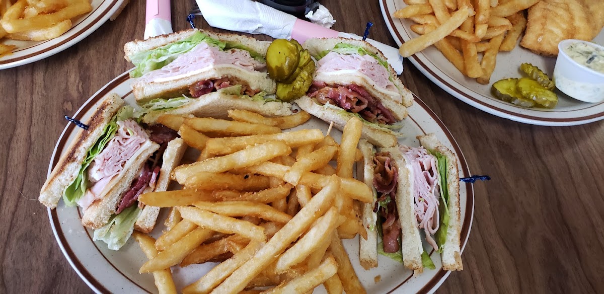 Two Sister’s Diner Photo 9