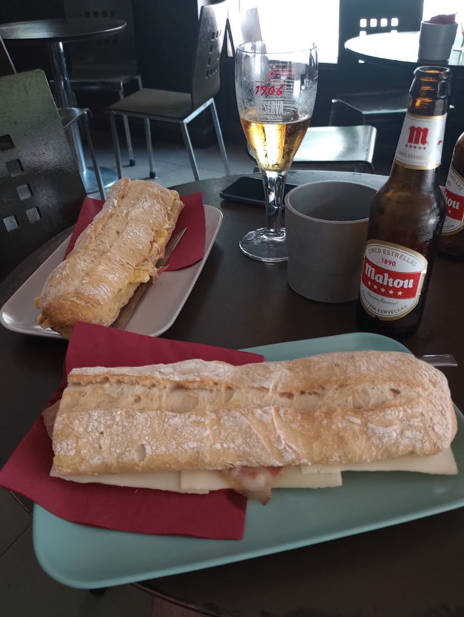 Café La Villa Photo 5