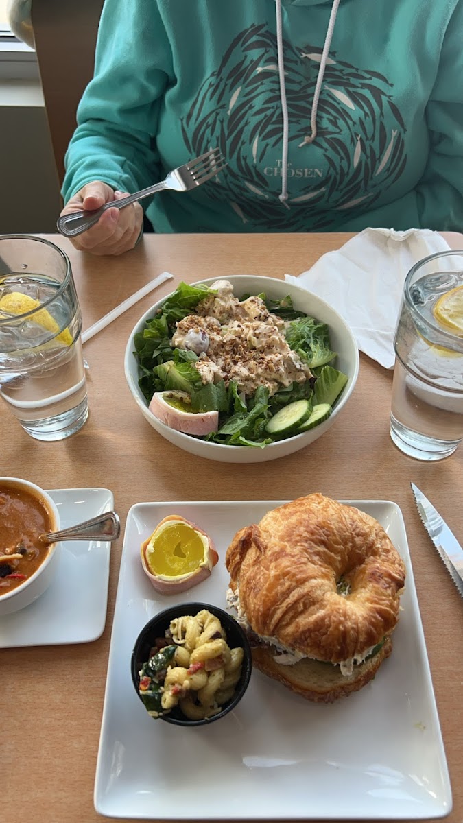 Girl + food by cafe fresh Photo 9