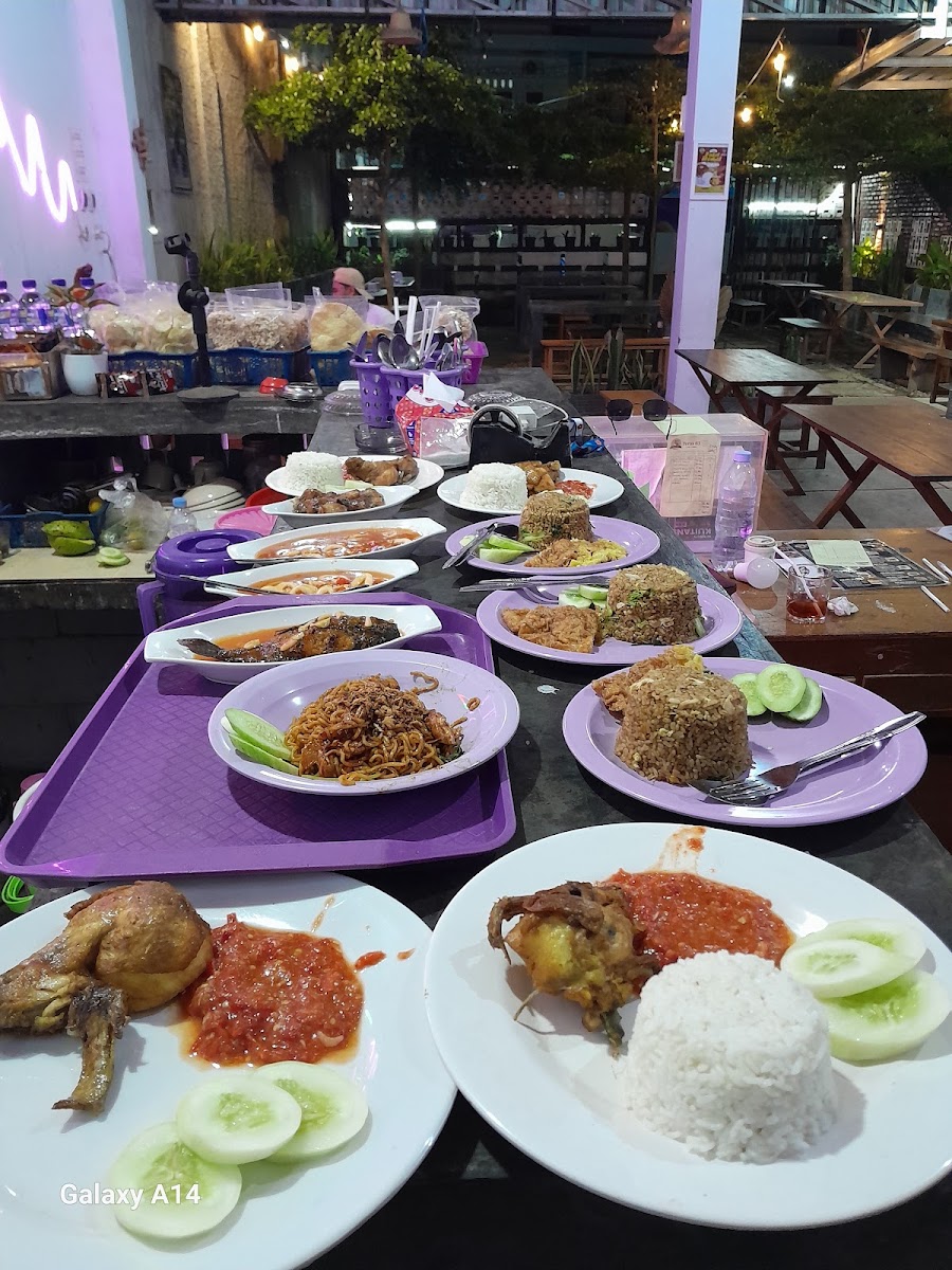 Teras 83 cafe & resto panimbang Photo 3
