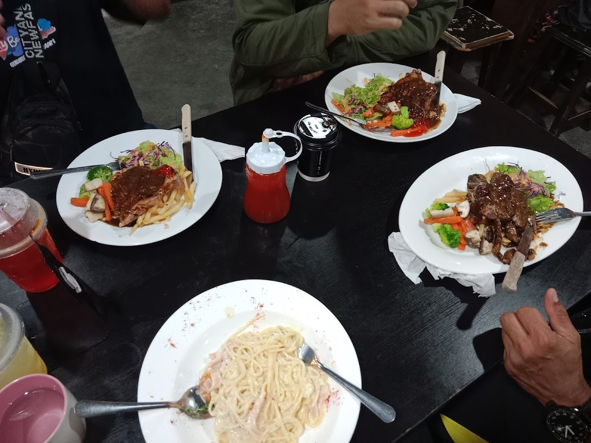 Din's Kitchen (Nasi Ayam Taugeh) Photo 9