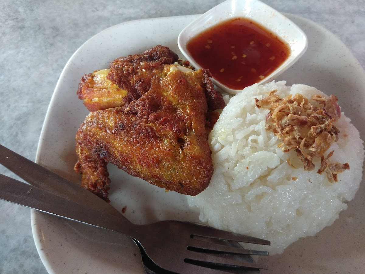 Restoran Bulan Atap Merah Photo 10
