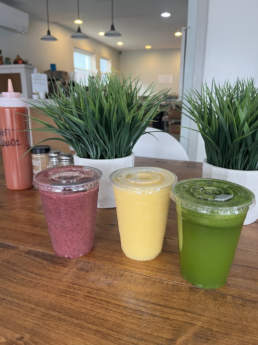 Peachy's Smoothie Cafe Photo 4