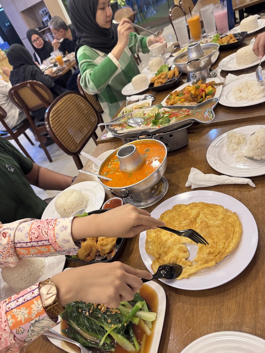 Thai Charoen Seafood Restaurant Photo 4