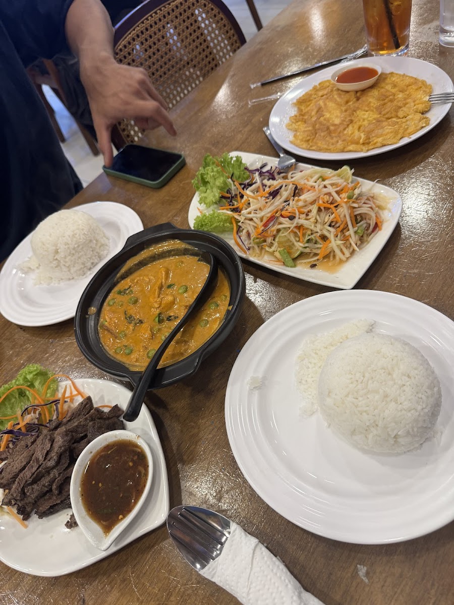 Thai Charoen Seafood Restaurant Photo 5