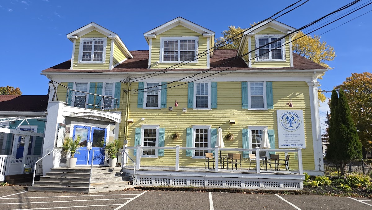Blue Lobster Cafe + Kitchen & Lounge Photo 4