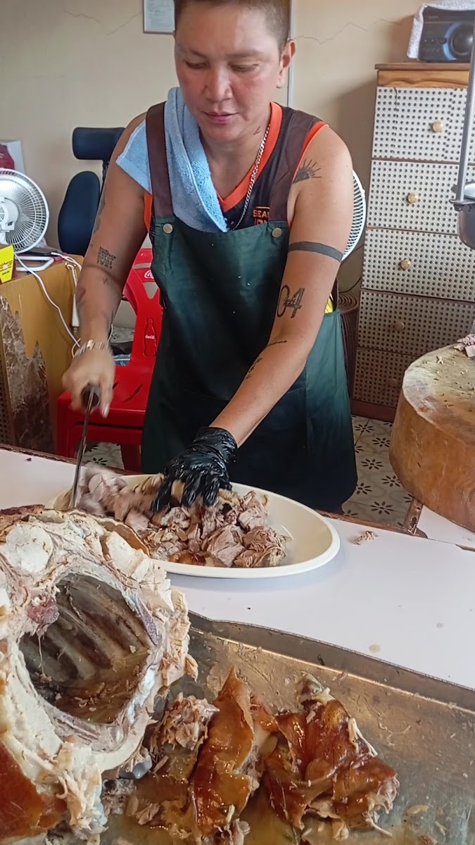 Apo ni Bebie's Lechon Photo 2