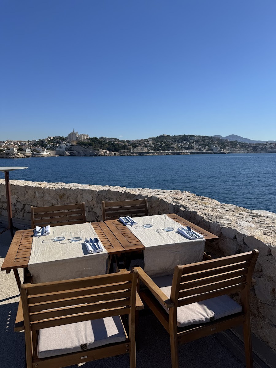 Restaurant & Bar Île Degaby