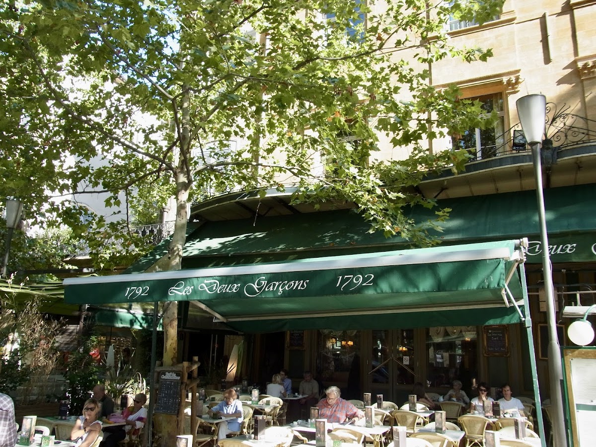 Les Deux Garçons Photo 4