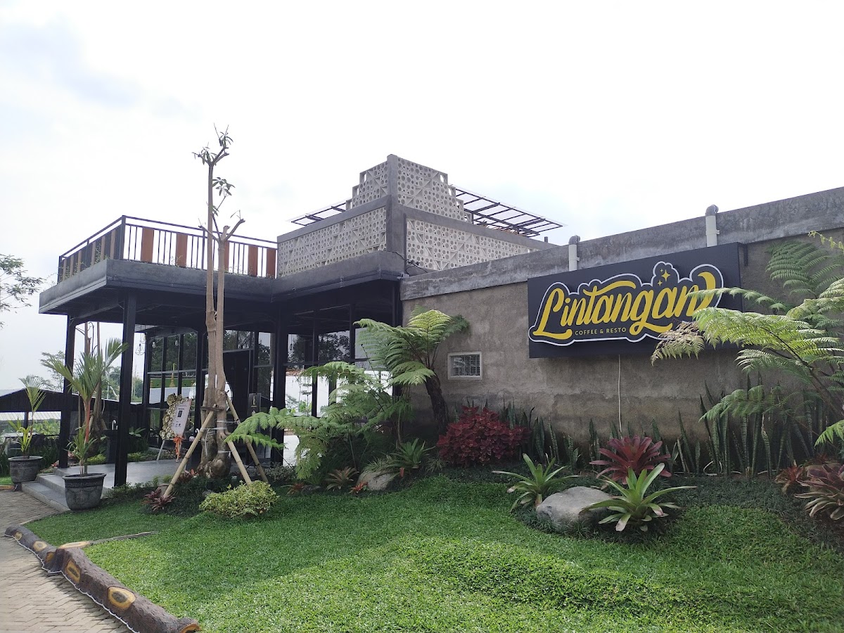 Lintangan Cafe & Resto