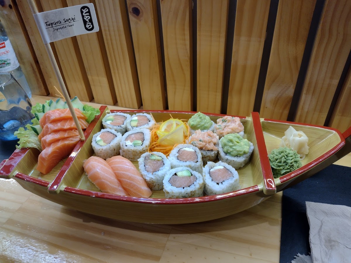 Toyara Sushi Photo 6
