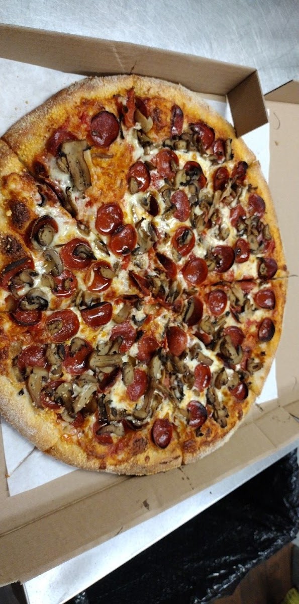 Georgie's Pizzeria Photo 10