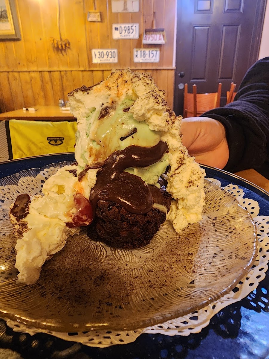 Salchaket Roadhouse Photo 10