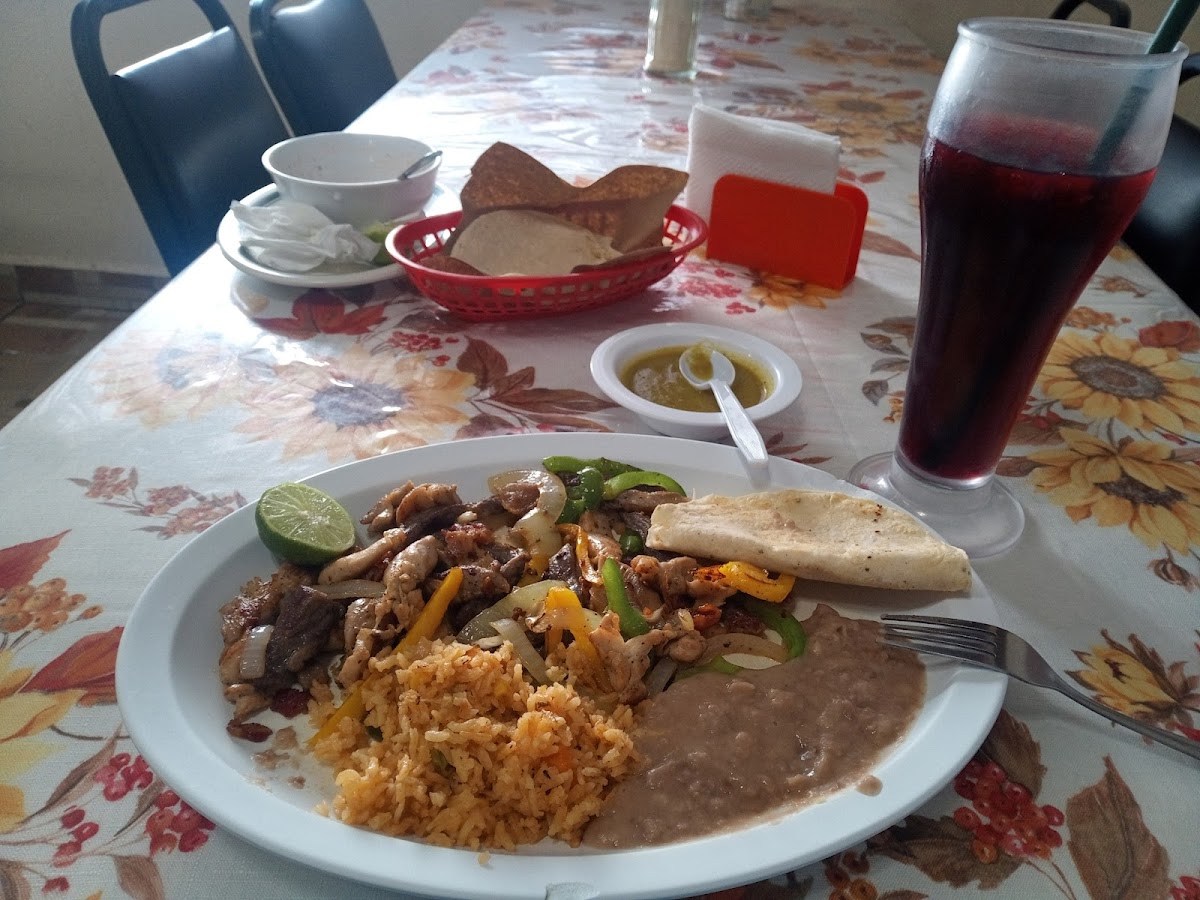 Clarita's Cafe Photo 8