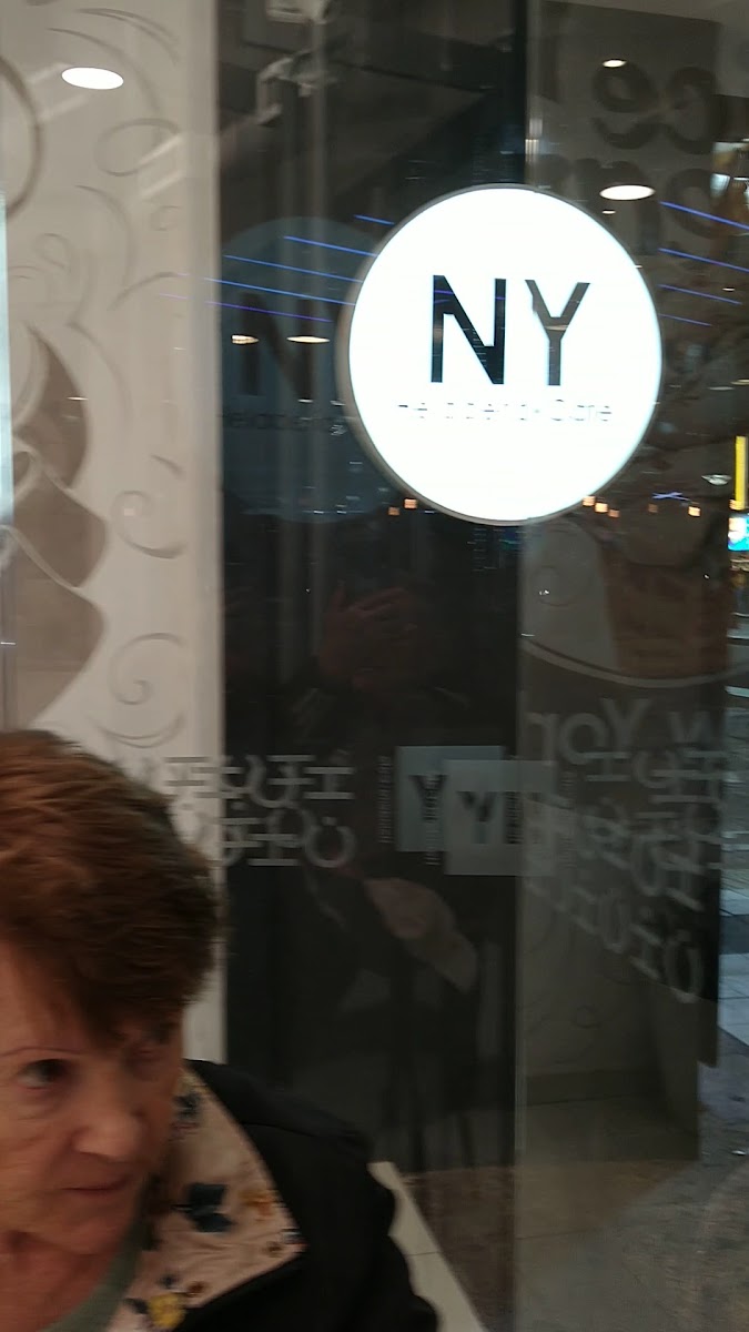 NEW YORK Heladería & Café Photo 2