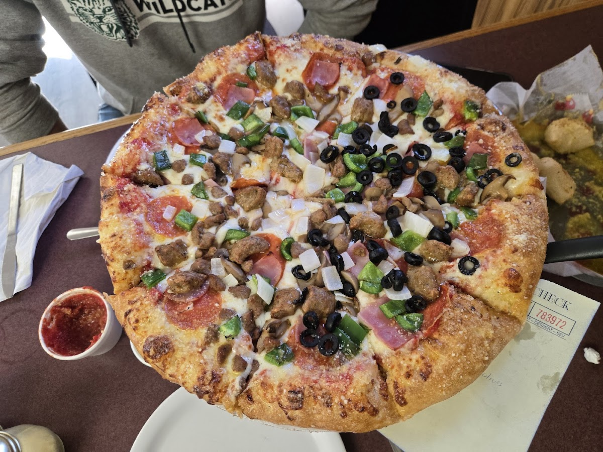 Mio Pizza Shop Photo 4
