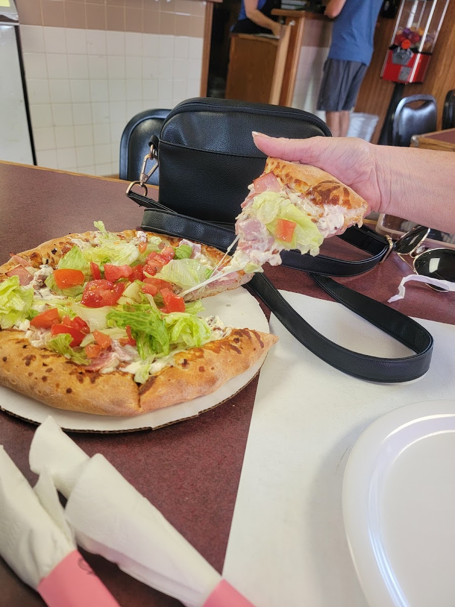 Mio Pizza Shop Photo 7