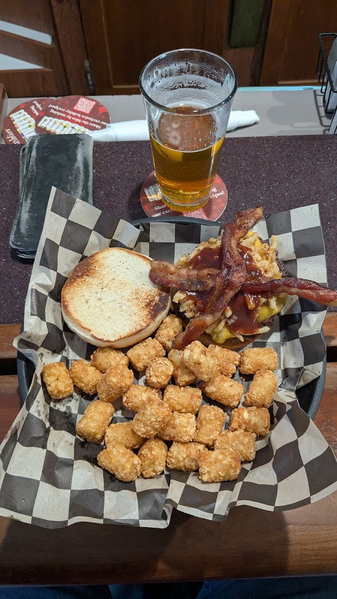 Cheeks Bar and Grill Photo 4
