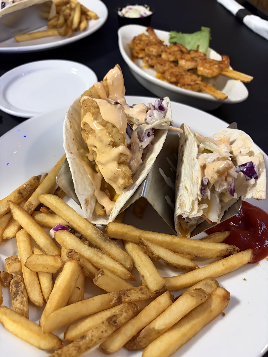 Cheeks Bar and Grill Photo 7
