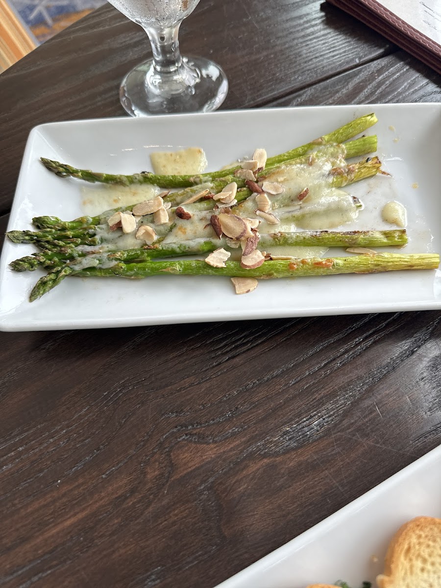 TIDES Restaurant & Lounge Photo 5